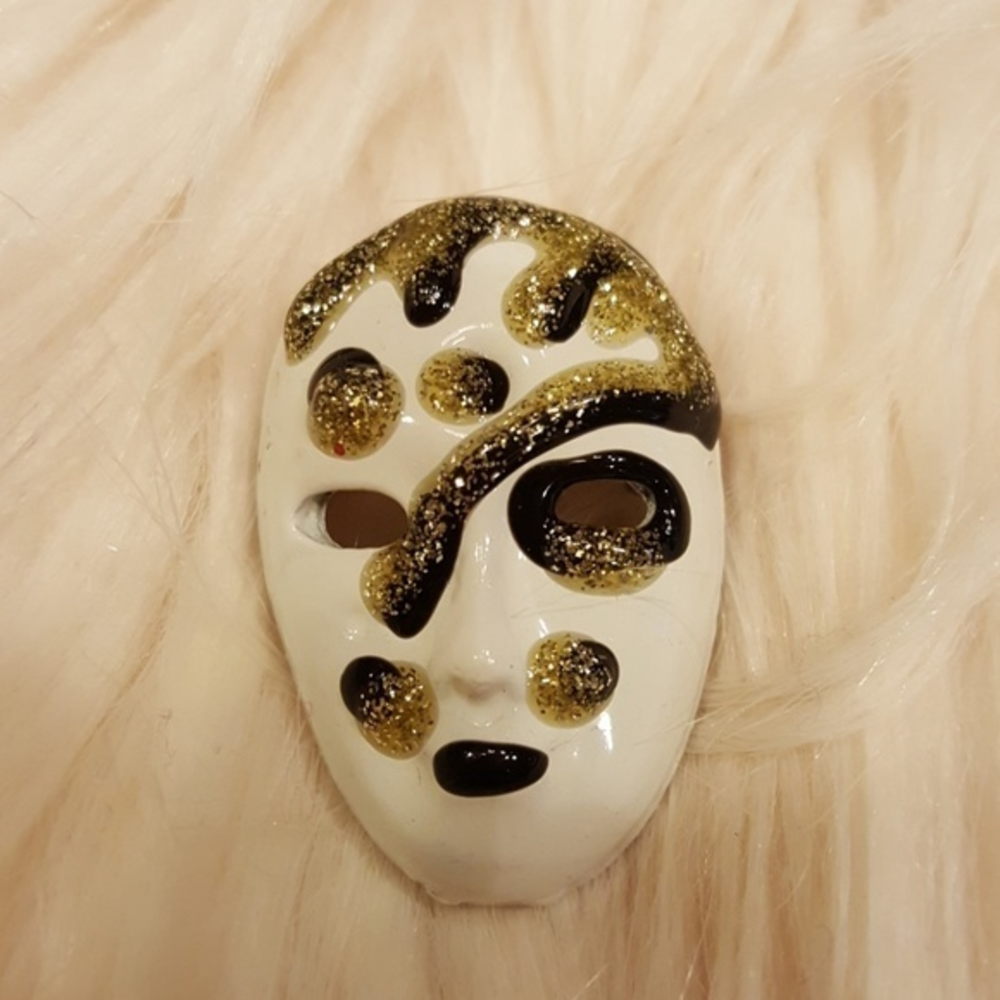 MARDI GRAS GOLD BLACK GLITTER BROOCH